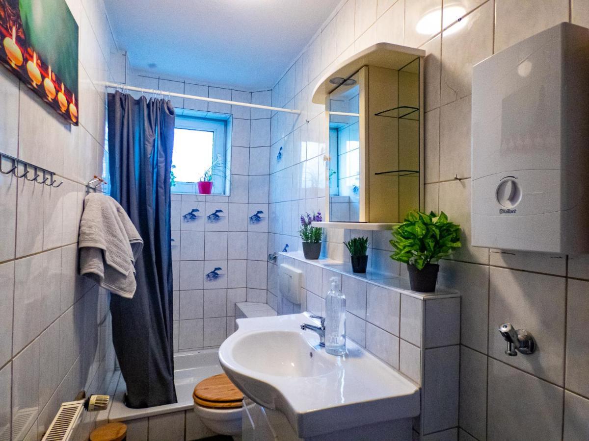 #121 Grosse, Gemuetliche In Remscheid-city